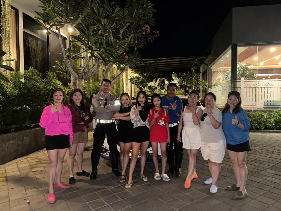 Preview: Arriving in Bondowoso with a Traffic Police escort group photo at the hotel after the journey.